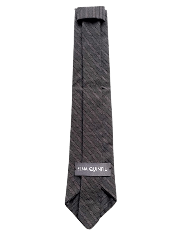 Cravate pour homme, fine, classique à rayures. Longueur : 140 cm. Finition à la main. (Couturière d'Elna QUINFIL)