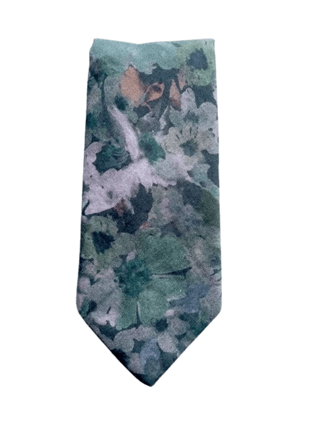 Cravate fine homme motif à fleur 100% coton. Toucher soyeux.